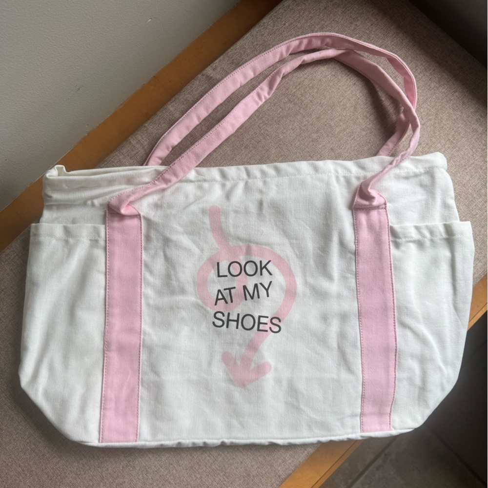 DSW “Look at my shoes” white and pink tote bag